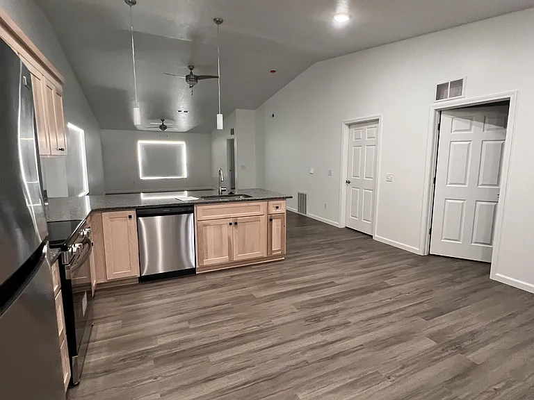 212 S Taylor St — Photo 10