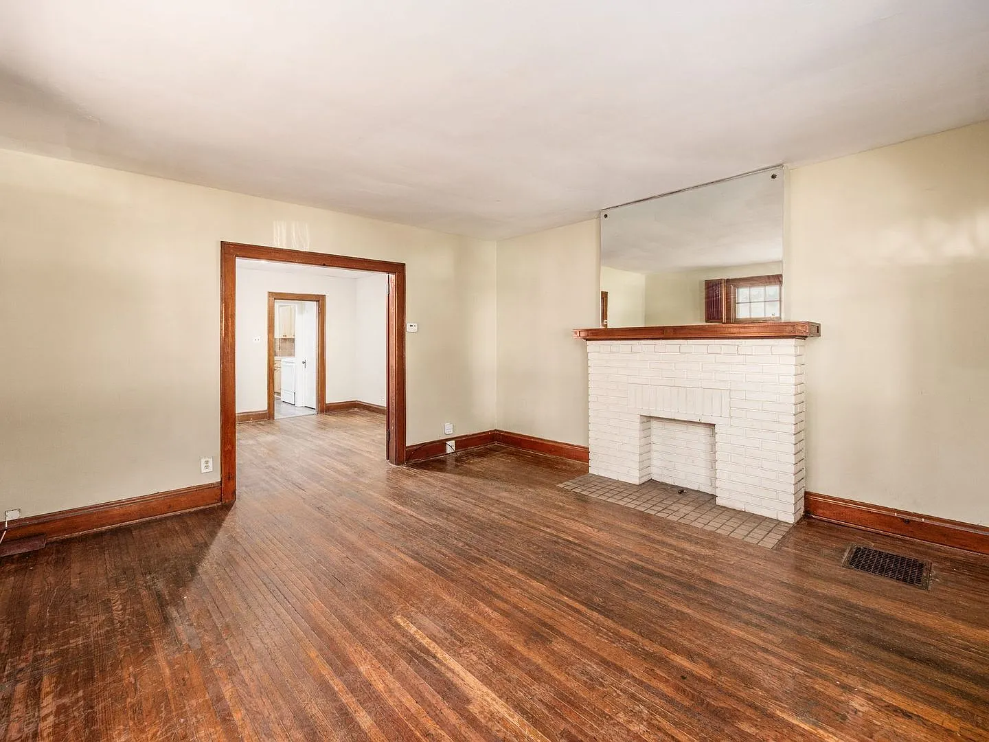 3 bed, 1.0 bath, $1,495 — Photo 4