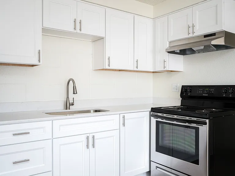 1311 Peace St SE #10 — Photo 6