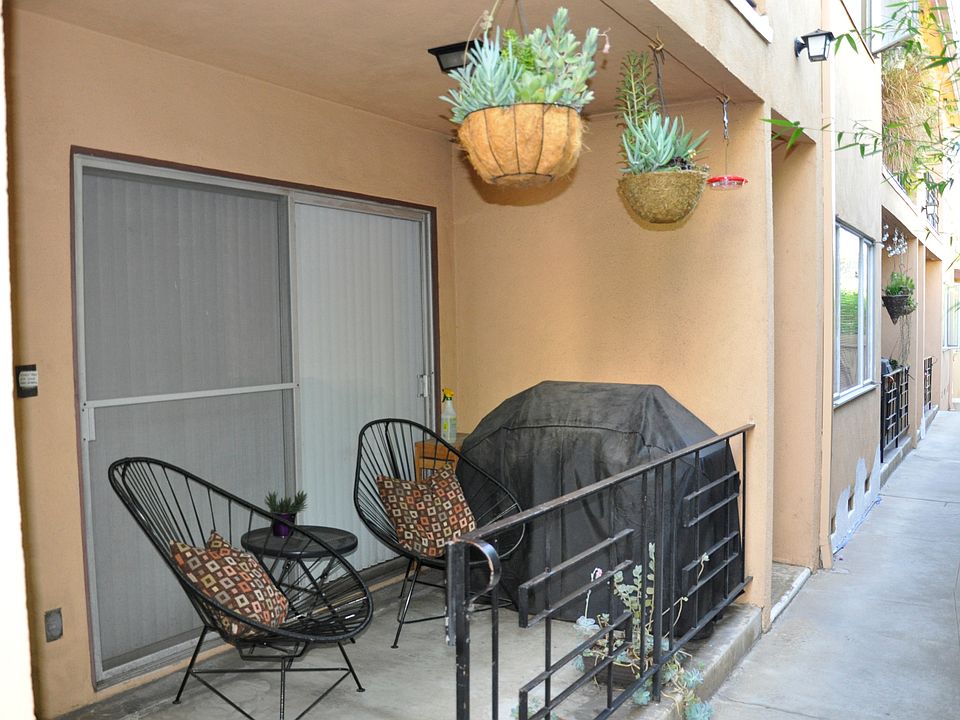 1st image of 1053 18th St APT B