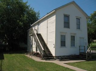121 Kickapoo St, Leavenworth, KS 66048