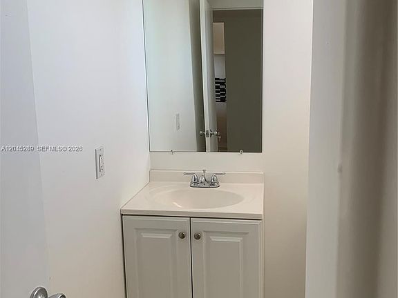 4th image of 201 Berkley Rd APT 204