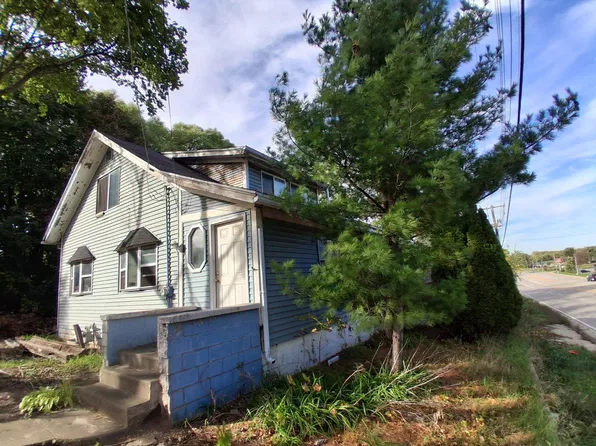 302 N Springfield Ave, Rockford, IL 61101