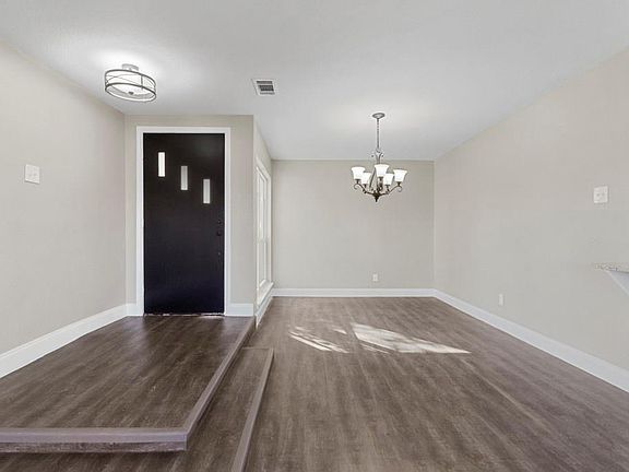 4th image of 12215 High Meadow Dr