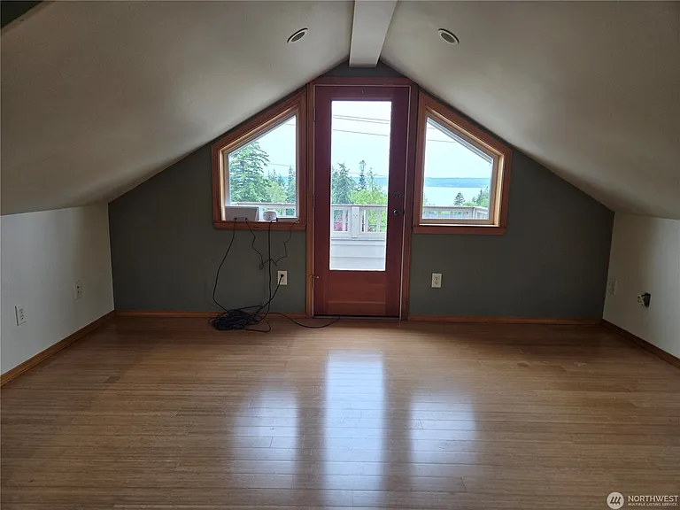20001 Marine Dr NW — Photo 21