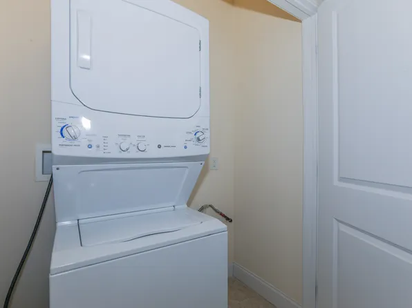 12 Main Street image 6 of 18