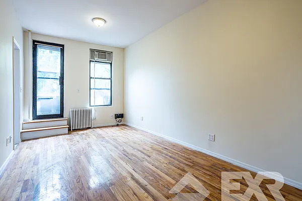 Rented by EXR | media 5