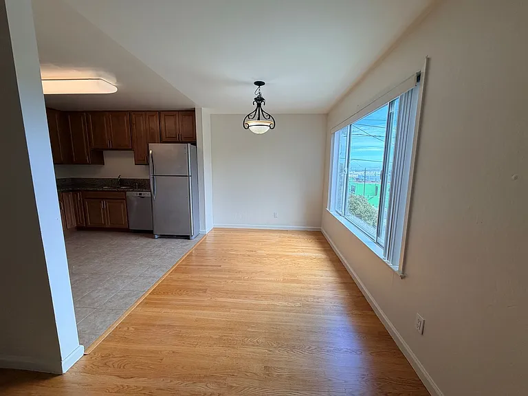 1724 Burrows St — Photo 10