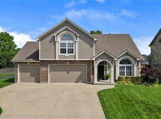 2209 NE Wyndham Dr, Blue Springs, MO 64029