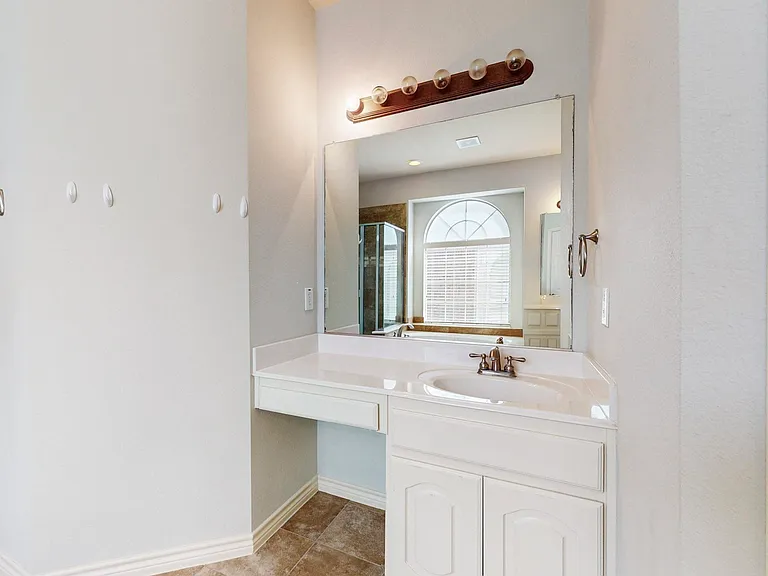 6925 Cattle Dr — Photo 5