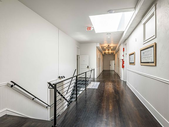 4th image of 108 E Lewis St Unit 17