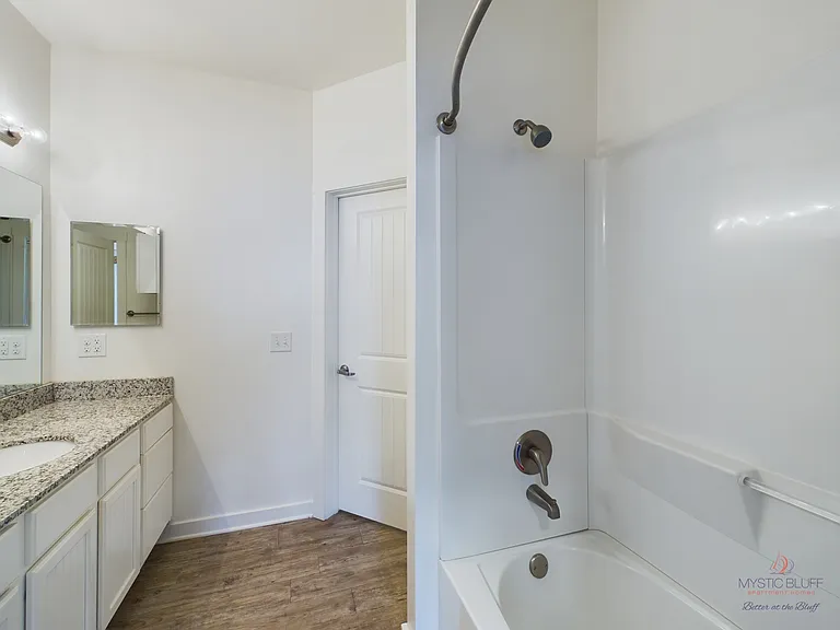 Mystic Bluff Apartments — Photo 61