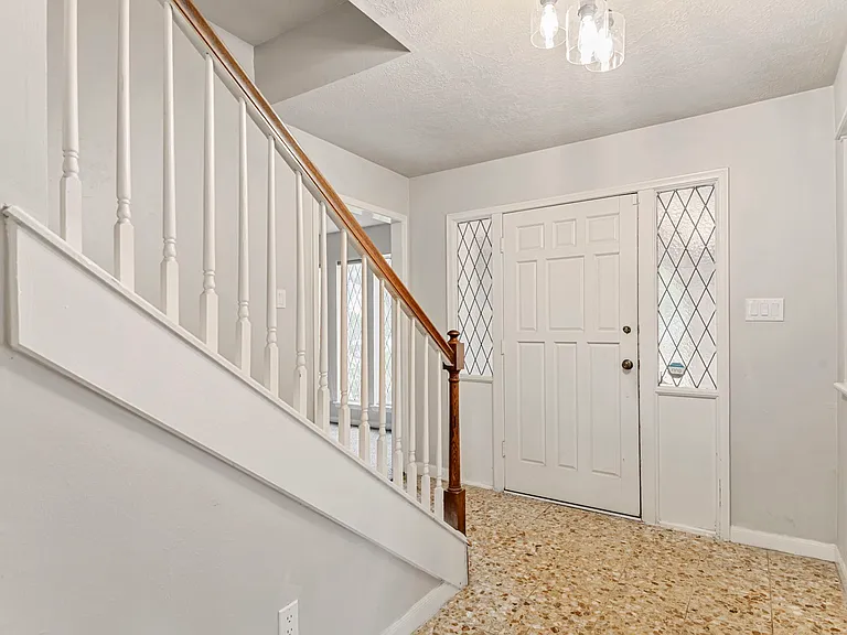 5715 Pinewood Springs Dr — Photo 7
