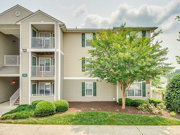 2nd image of 20 Stonegate Pl #Dc1203