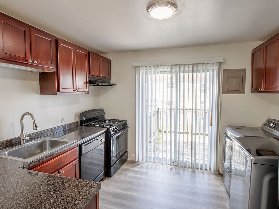 Kitchen (Maple Renovation)