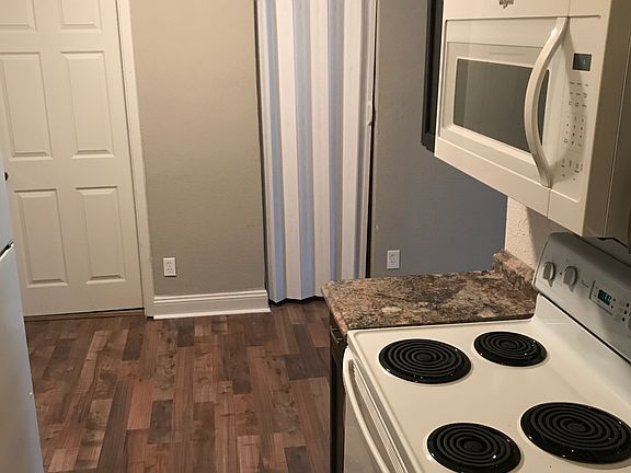 5th image of 2608 Larkspur Ave