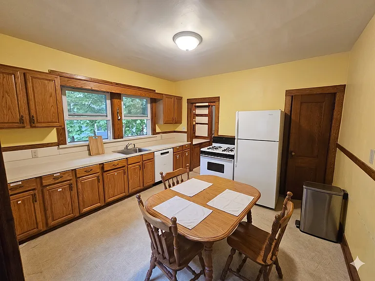 11 Saint James Ave #2 — Photo 2