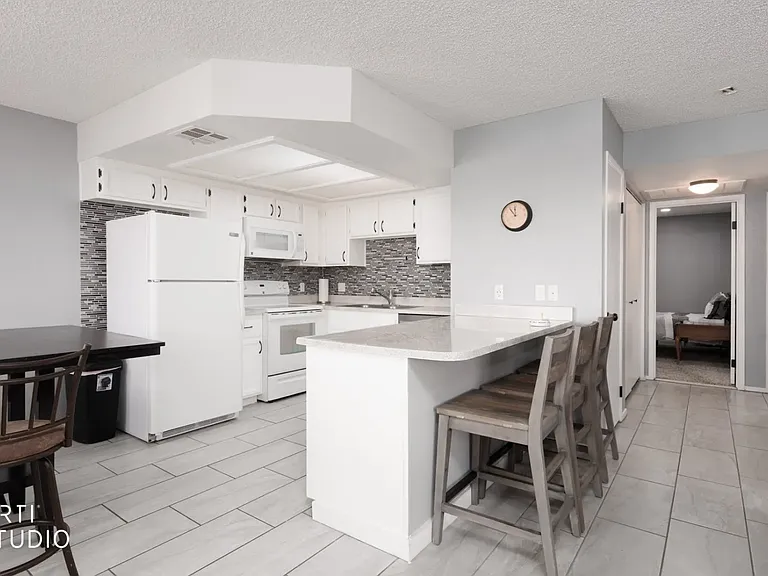 453 Mesa Blvd #201 — Photo 6