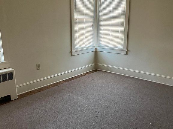5th image of 322 Broad St