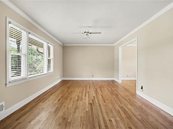 2nd image of 3419 Columbia Ct