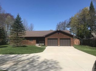 41703 Half Moon Beach Rd, Chassell, MI 49916
