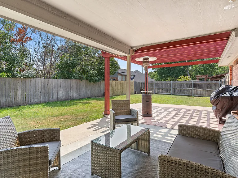 19 Alamosa Dr — Photo 28