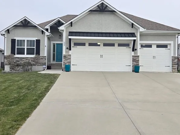 309 SW Chelmsford Dr, Blue Springs, MO 64014