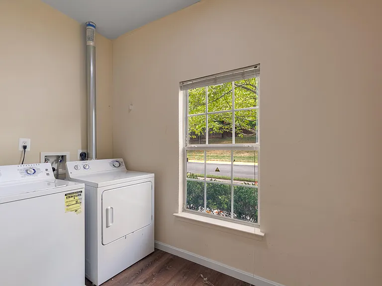 21639 Kings Crossing Ter — Photo 23