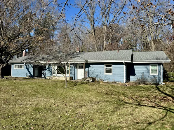 387 E Glenlord Rd, Saint Joseph, MI 49085