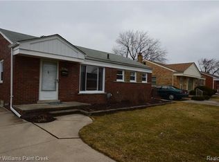 25111 Ronald St, Roseville, MI 48066