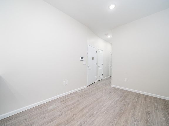 2nd image of 126 Saint Pauls Ave #1R
