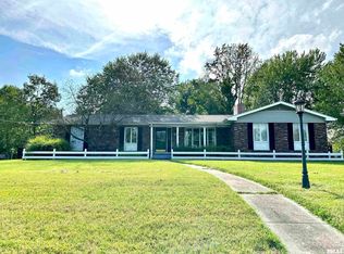 211 S Greenbriar Rd, Carterville, IL 62918