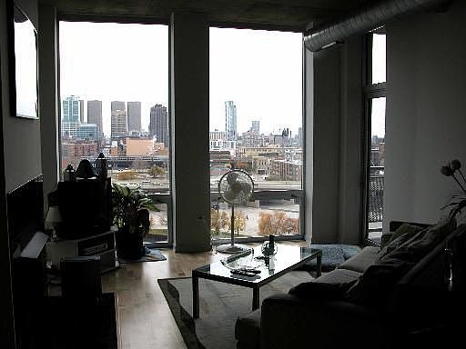 2nd image of 700 N Larrabee St APT 810