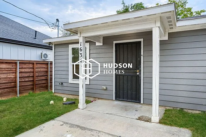 3 bed, 1.0 bath, 700 sqft, $1,225 — Photo 3