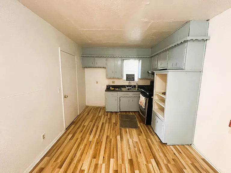 6400 S Byers Ave — Photo 9