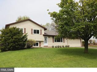 2724 Chertsey Dr, Woodbury, MN 55125
