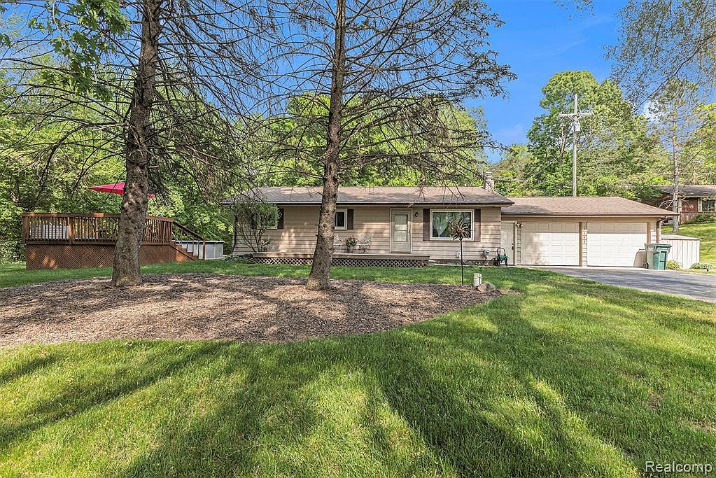 1648 Indian Rd, Lapeer, MI 48446 Zillow