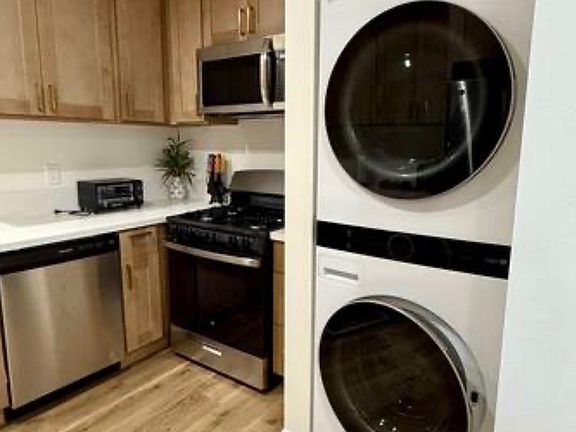 4th image of 559 E Juanita Ave #A