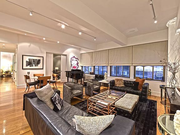 3rd image of 130 W 30th St #5D