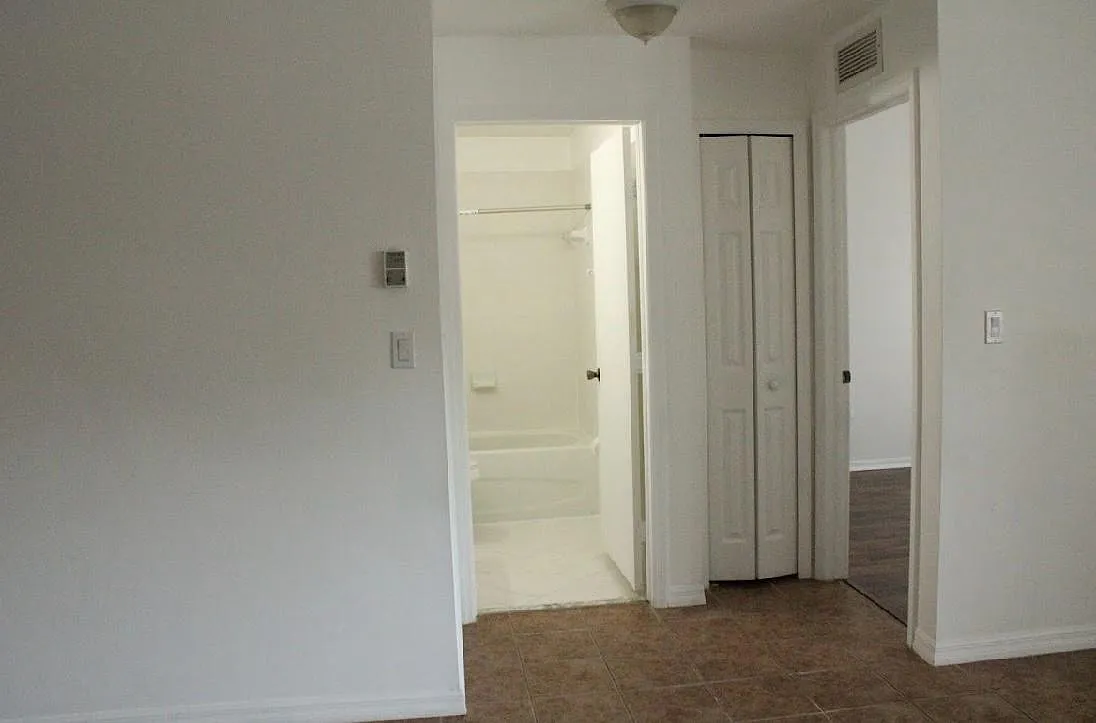 2 bed, 815 sqft, $1,850 — Photo 1