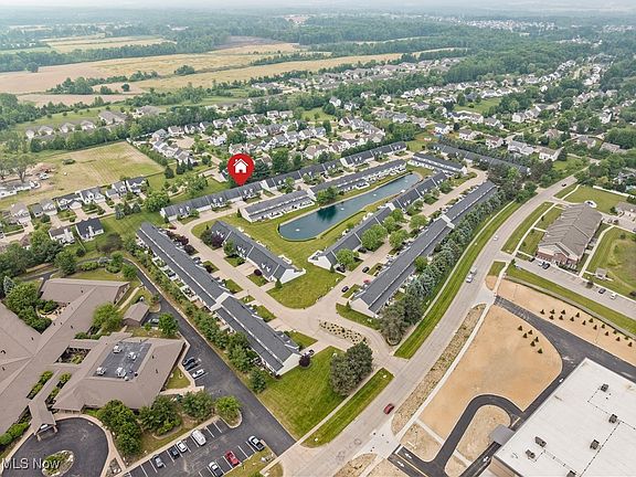 3rd image of 90 High Point Dr Unit 31