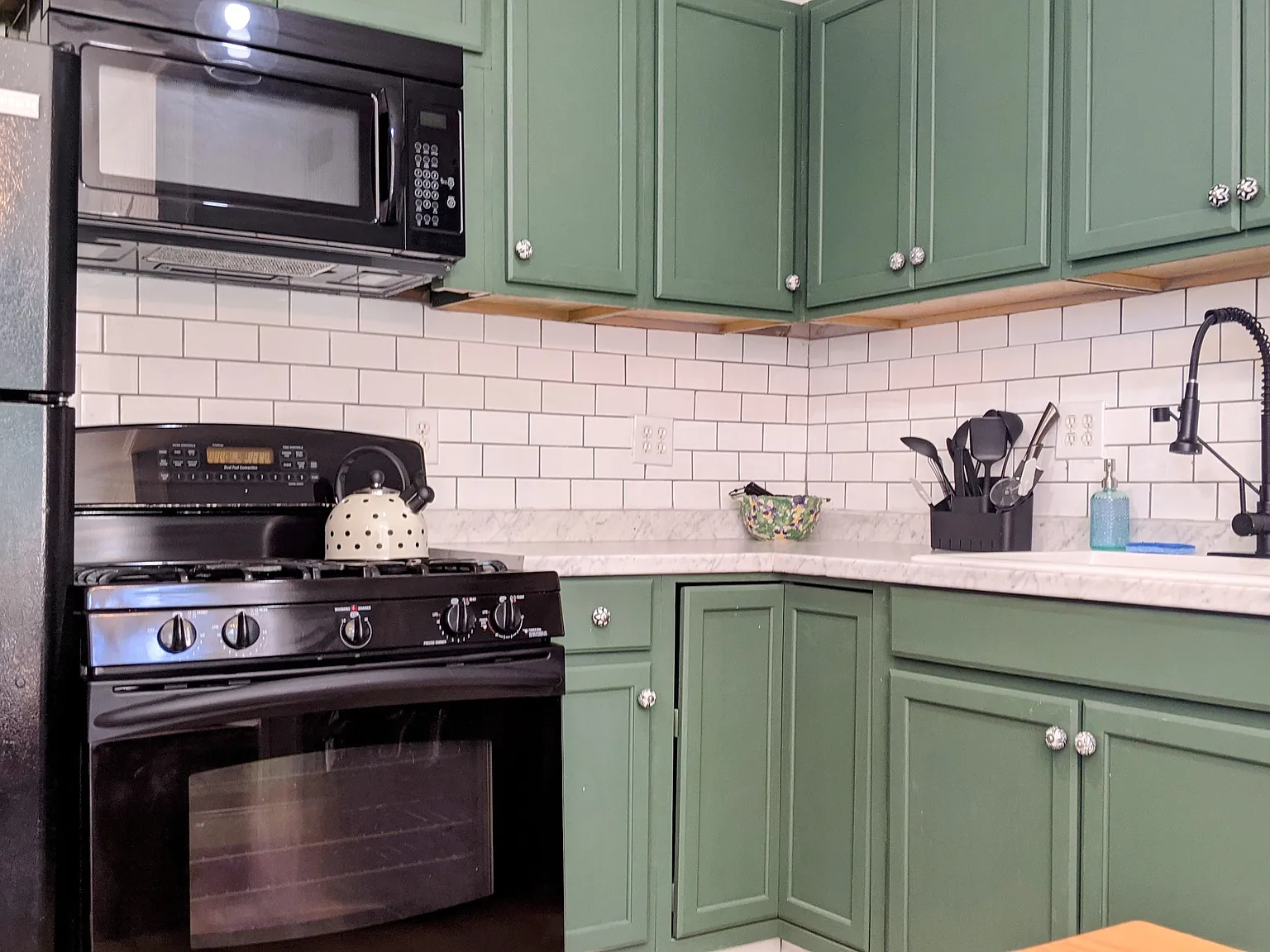 2 bed, 754 sqft, $2,200 — Photo 2