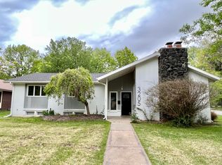 3205 W Whiteside St, Springfield, MO 65807