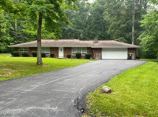 3863 Forest Dr, Lima, OH 45805