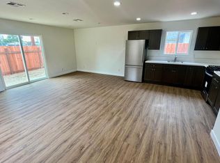 7021 Amestoy Ave, Van Nuys, CA 91406