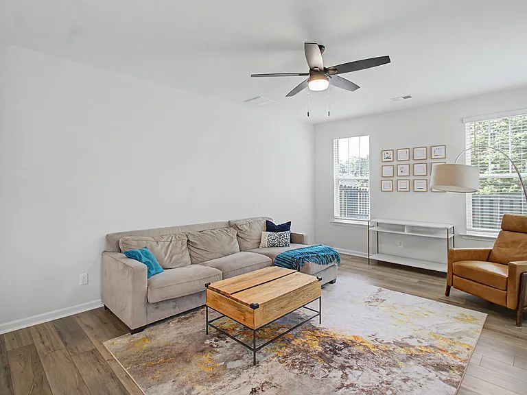 160 Spring Hill Dr — Photo 12