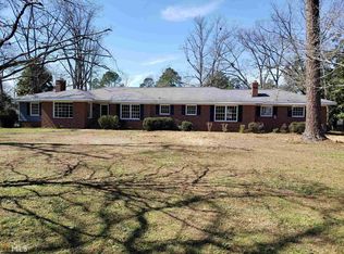 708 Athens St, Hartwell, GA 30643