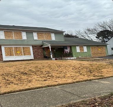 1st image of 135 Quail Hollow Dr