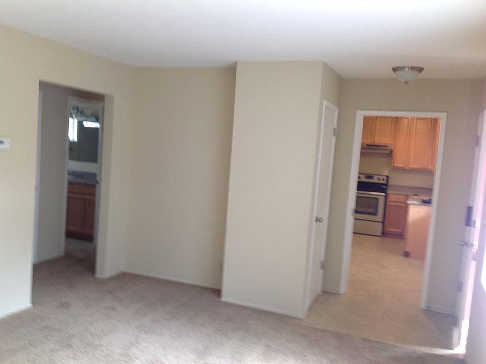 2nd image of 456 Greendale Way APT 2