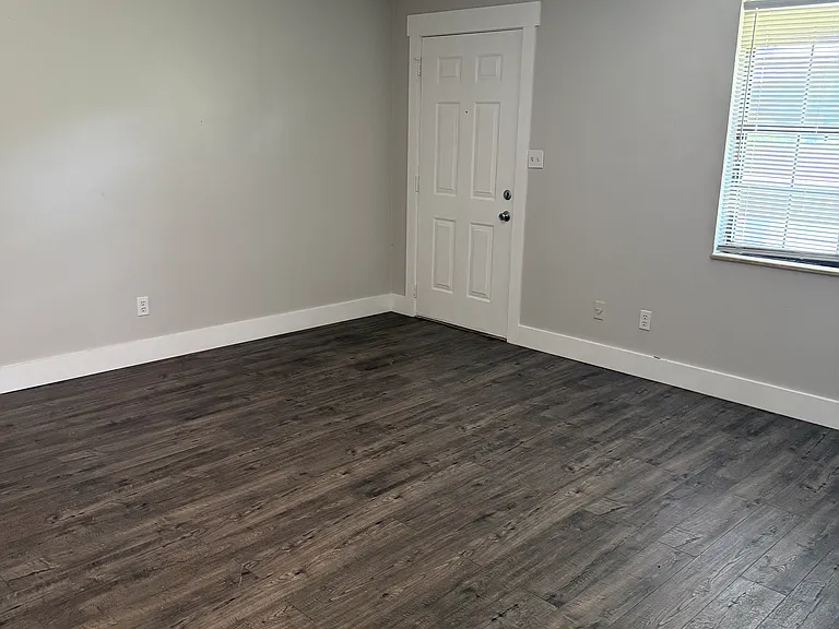 4605 Eastburn Dr — Photo 5